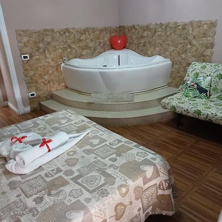 Ponte Di Chiaia Hotel Naples Luaran gambar