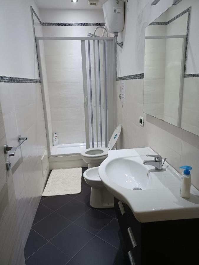 Ponte Di Chiaia Hotel Naples Luaran gambar