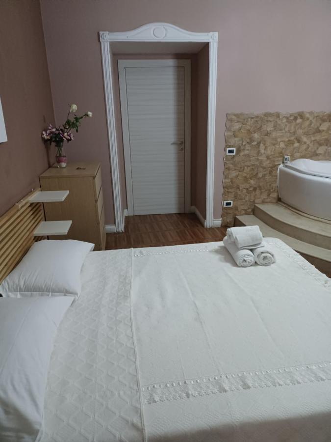 Ponte Di Chiaia Hotel Naples Luaran gambar